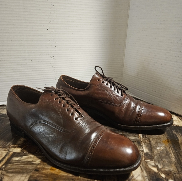 Classic Men's Florshiem Brown Leather Cap-Toe Oxfords - Picture 4 of 6